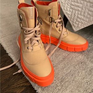 Brand new Sorel Caribou x Boot waterproof boots